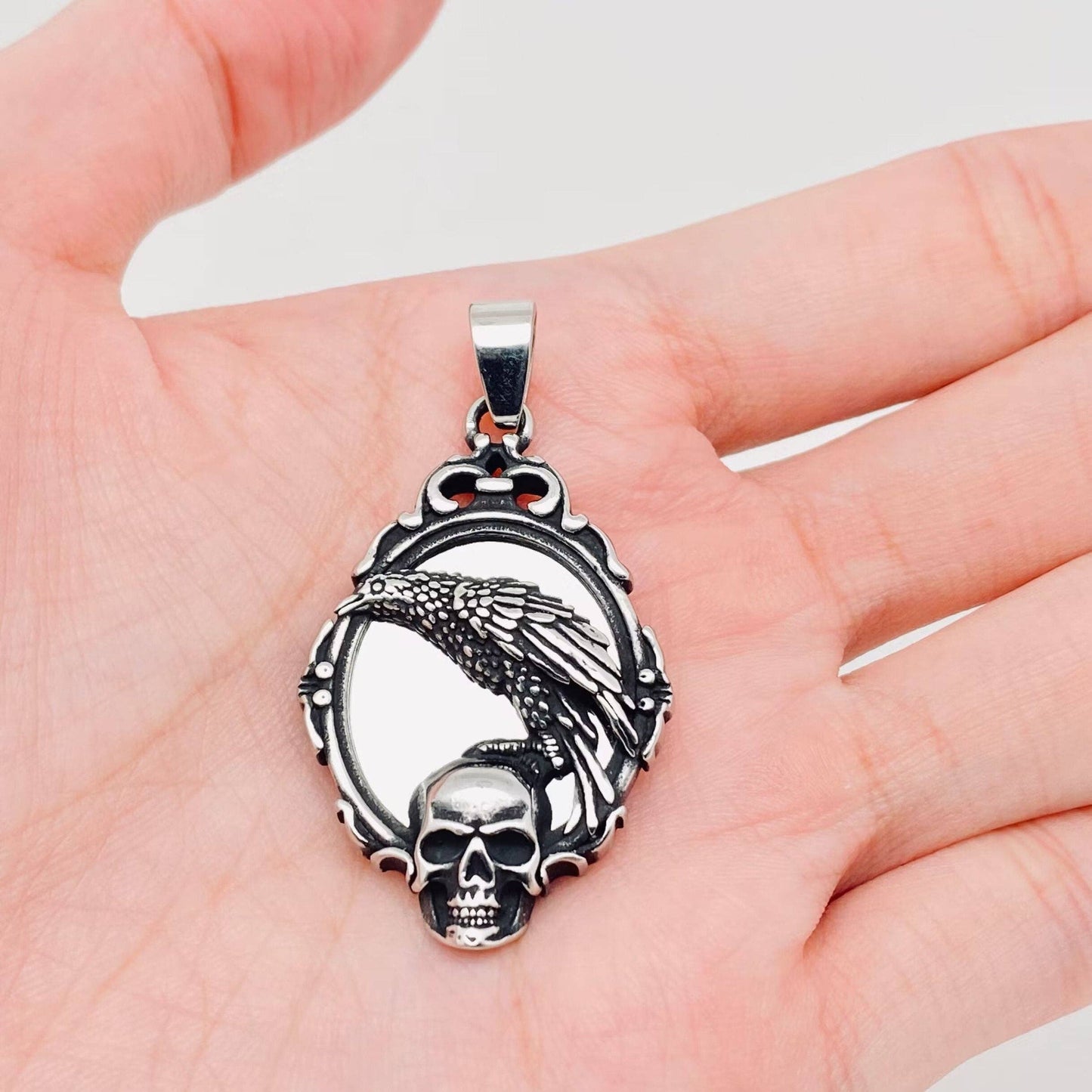 Magic Mirror Crow Standing on Skull Steel Charm - MJ/MNP: Single Pendant