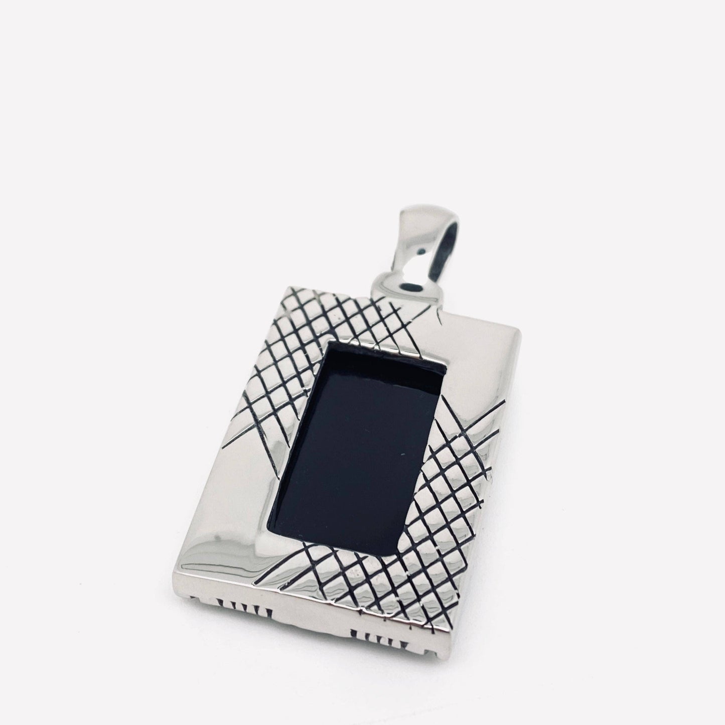 MNP/MJ - Retro Carved Black Gemstone Stainless Steel Charm: Only pendant