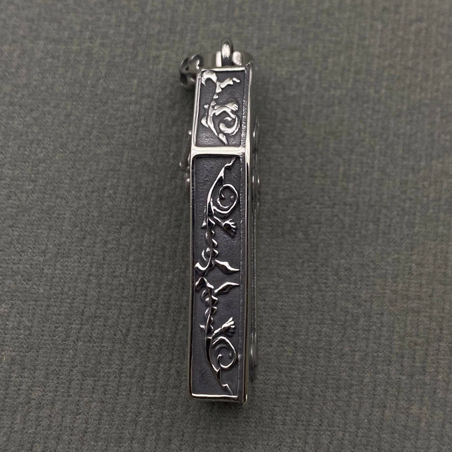 Stainless Steel Skeleton Couple In Coffin Craft Pendant - MJ/MNP/GT: Gray