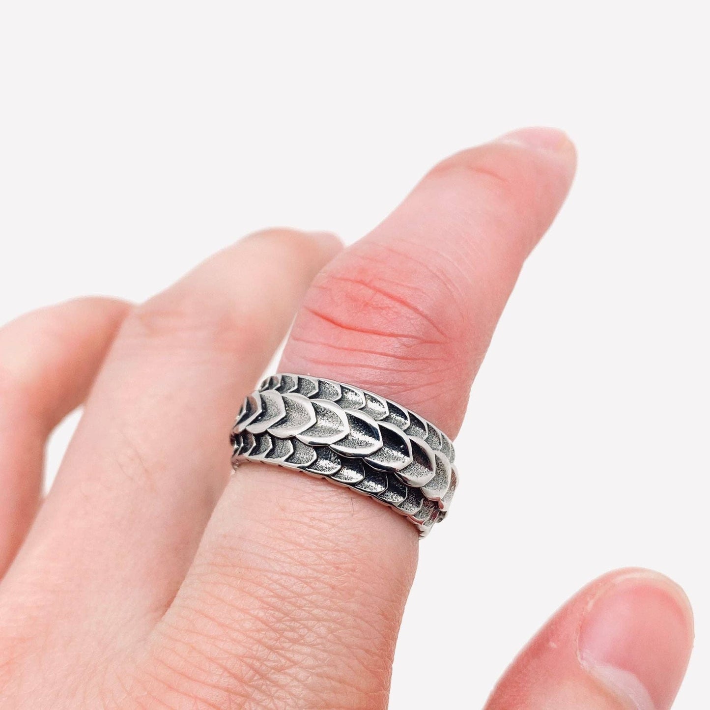 Dragon Scale Stainless Steel Ring - MJ/MR: 9