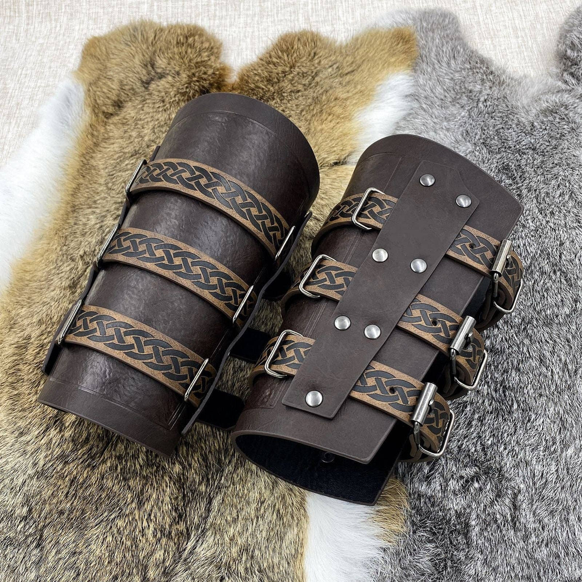 Medieval Knight Arm Bracers Retro Three-Band Costume Accessories: Black (Single)