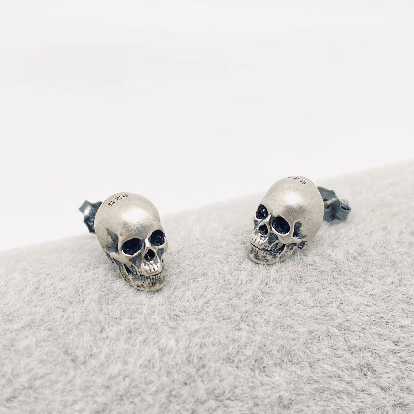 S925 Sterling Silver Gothic Skull Stud Earrings - GT: 1 pair