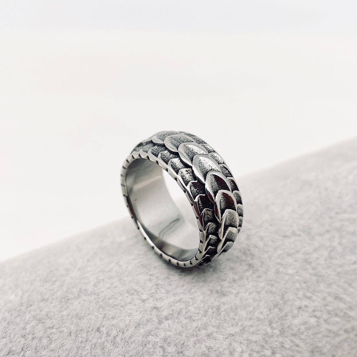 Dragon Scale Stainless Steel Ring - MJ/MR: 9
