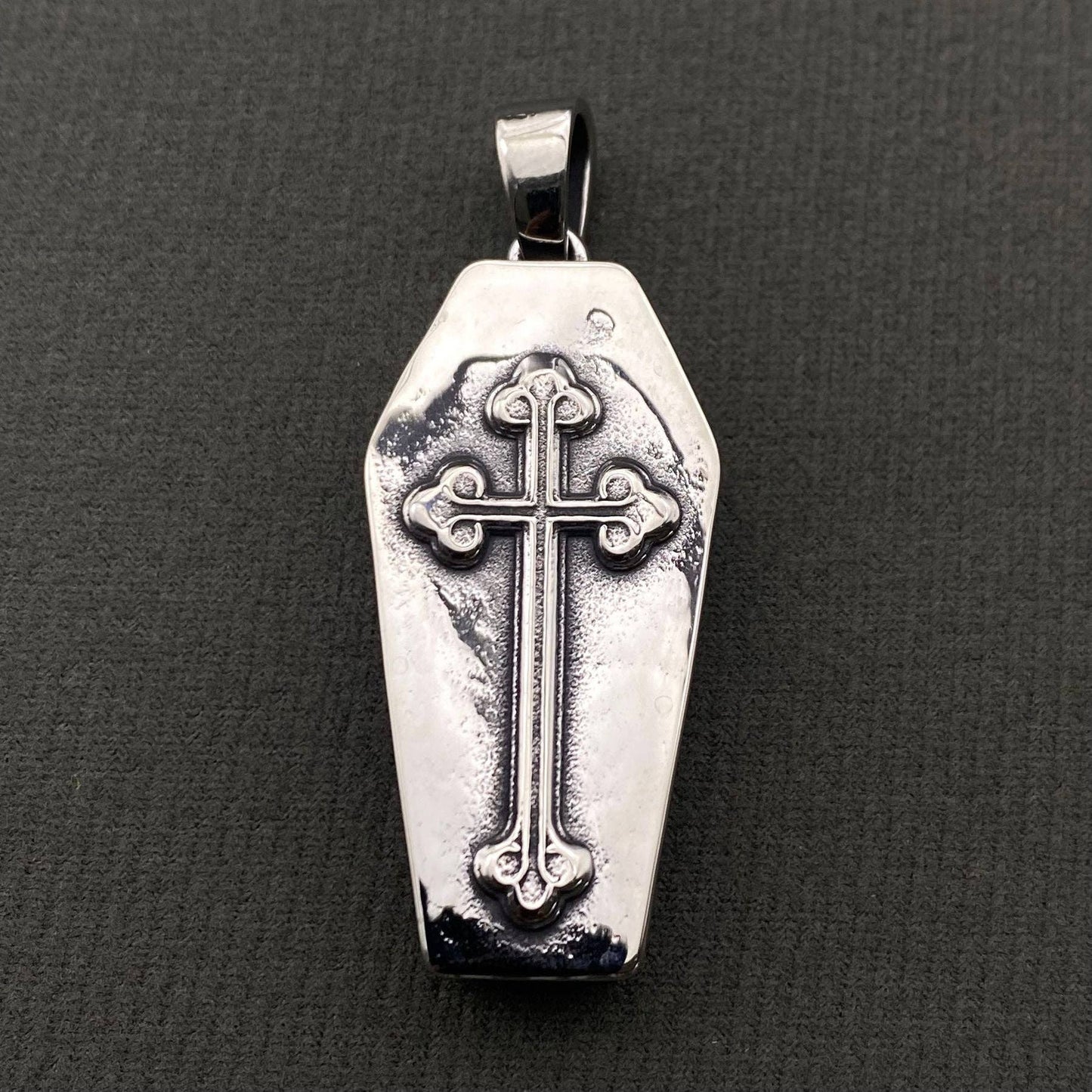 Stainless Steel Skeleton Couple In Coffin Craft Pendant - MJ/MNP/GT: Gray